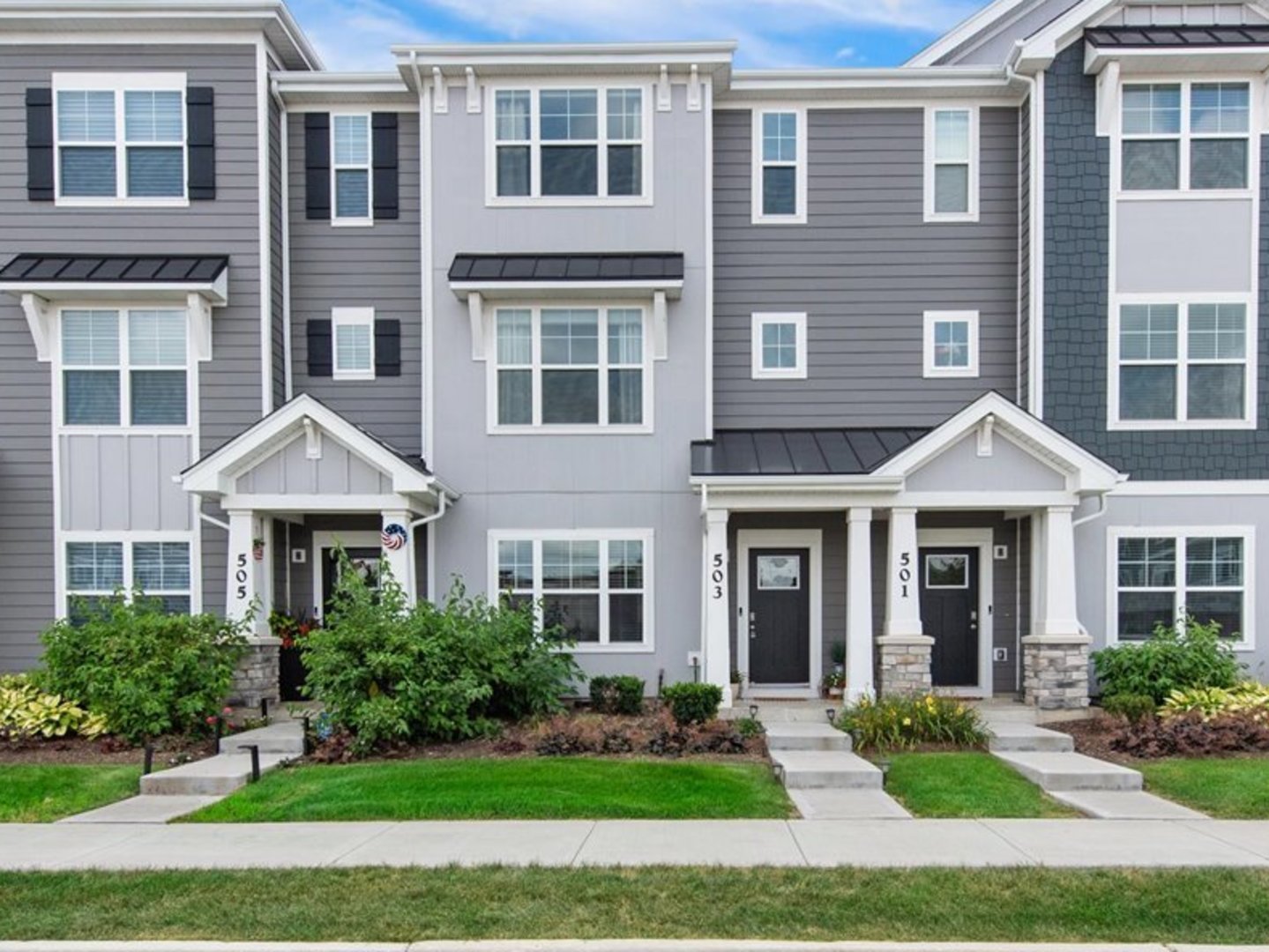 503 Acadia Avenue, Mundelein, IL 60060