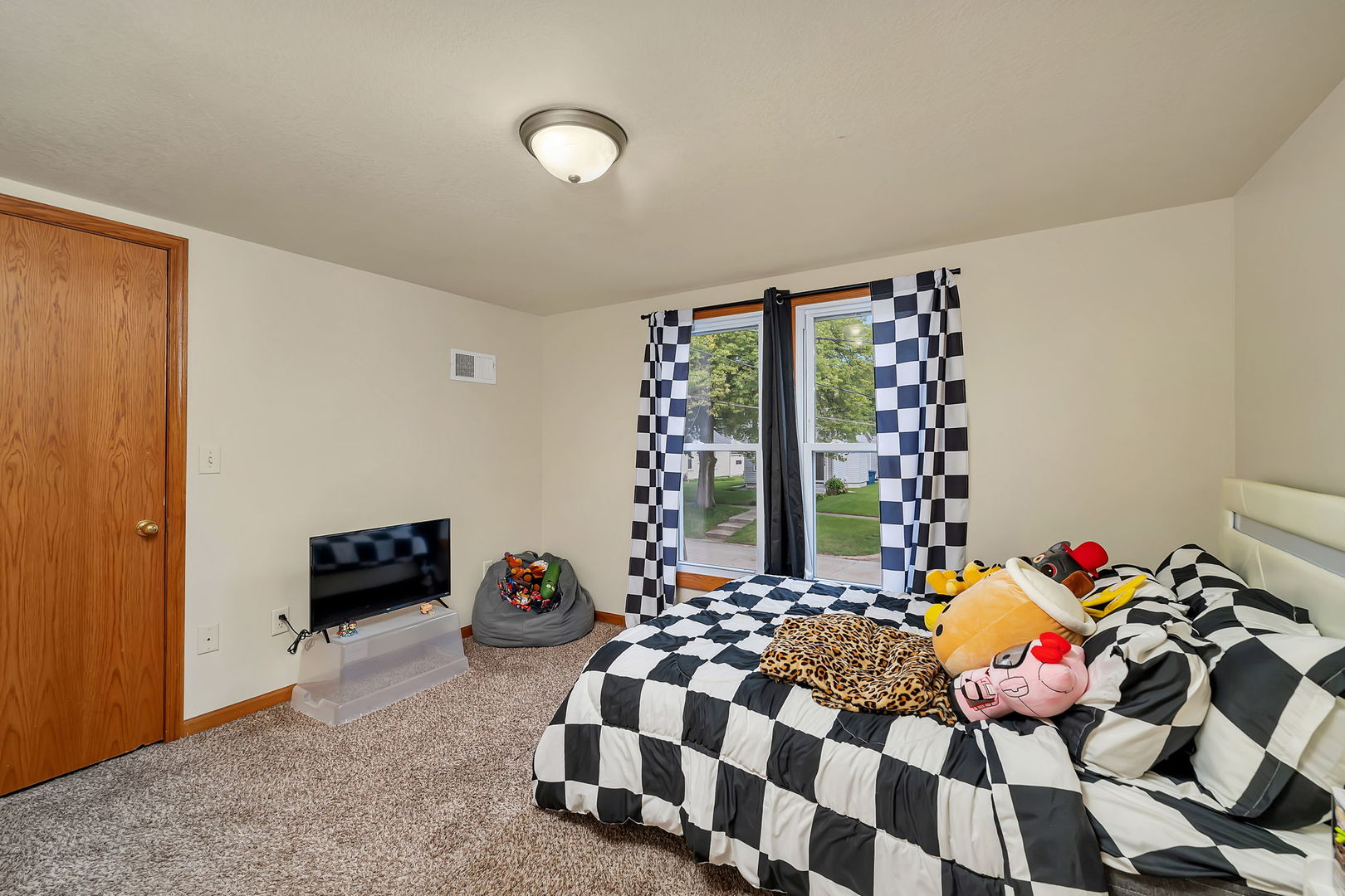 741 E Illinois Avenue, Morris, IL 60450