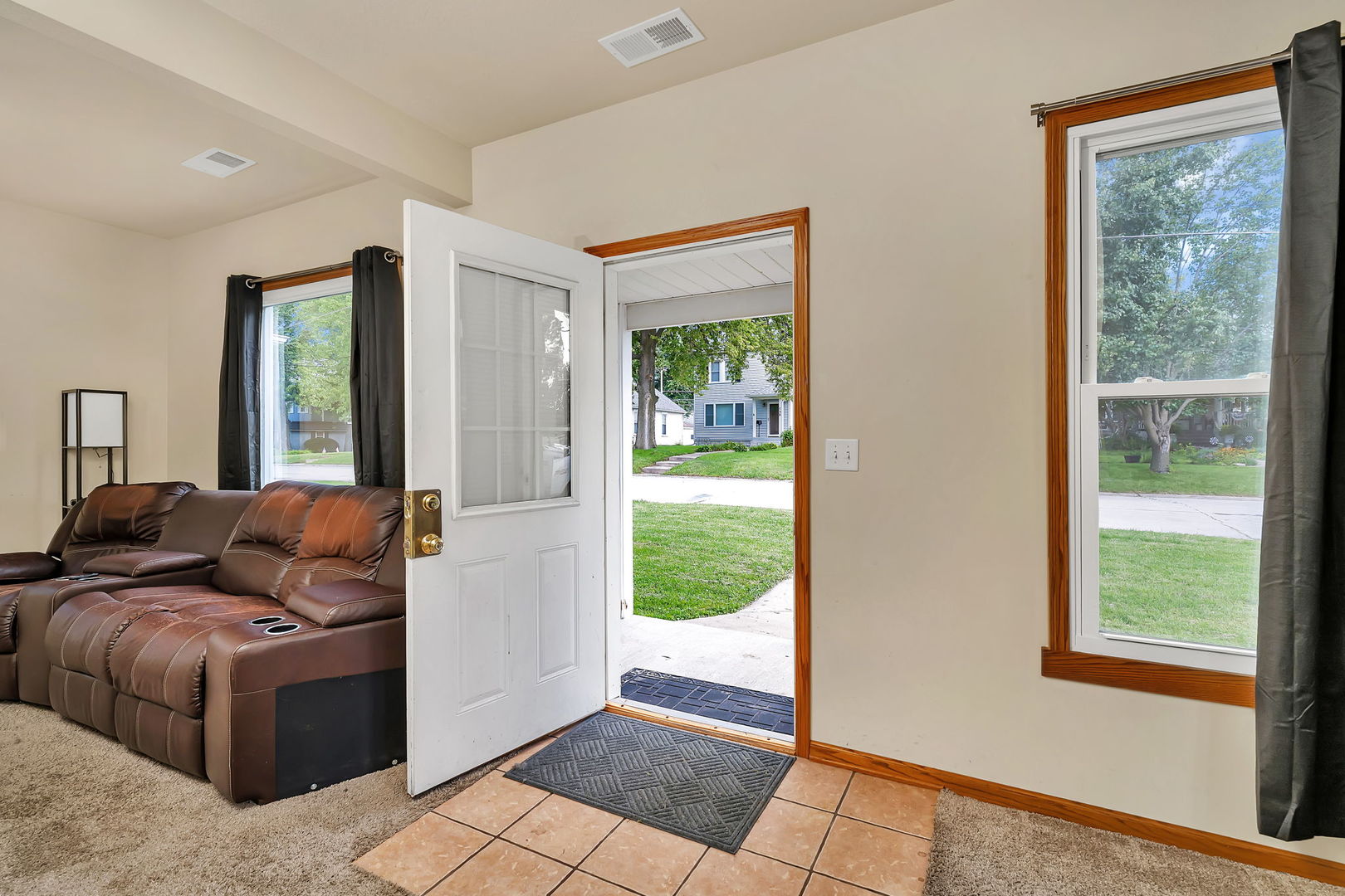 741 E Illinois Avenue, Morris, IL 60450