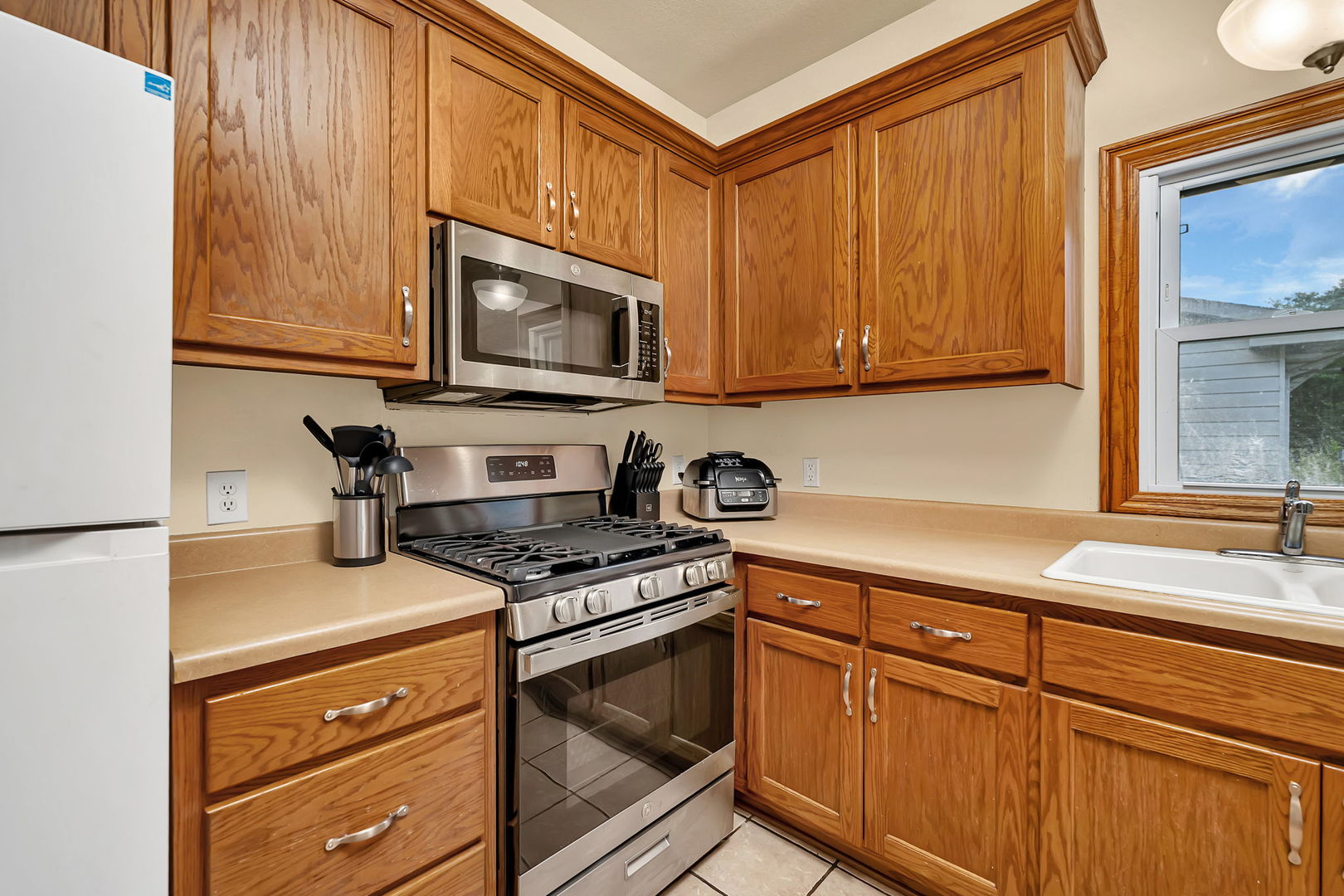 741 E Illinois Avenue, Morris, IL 60450