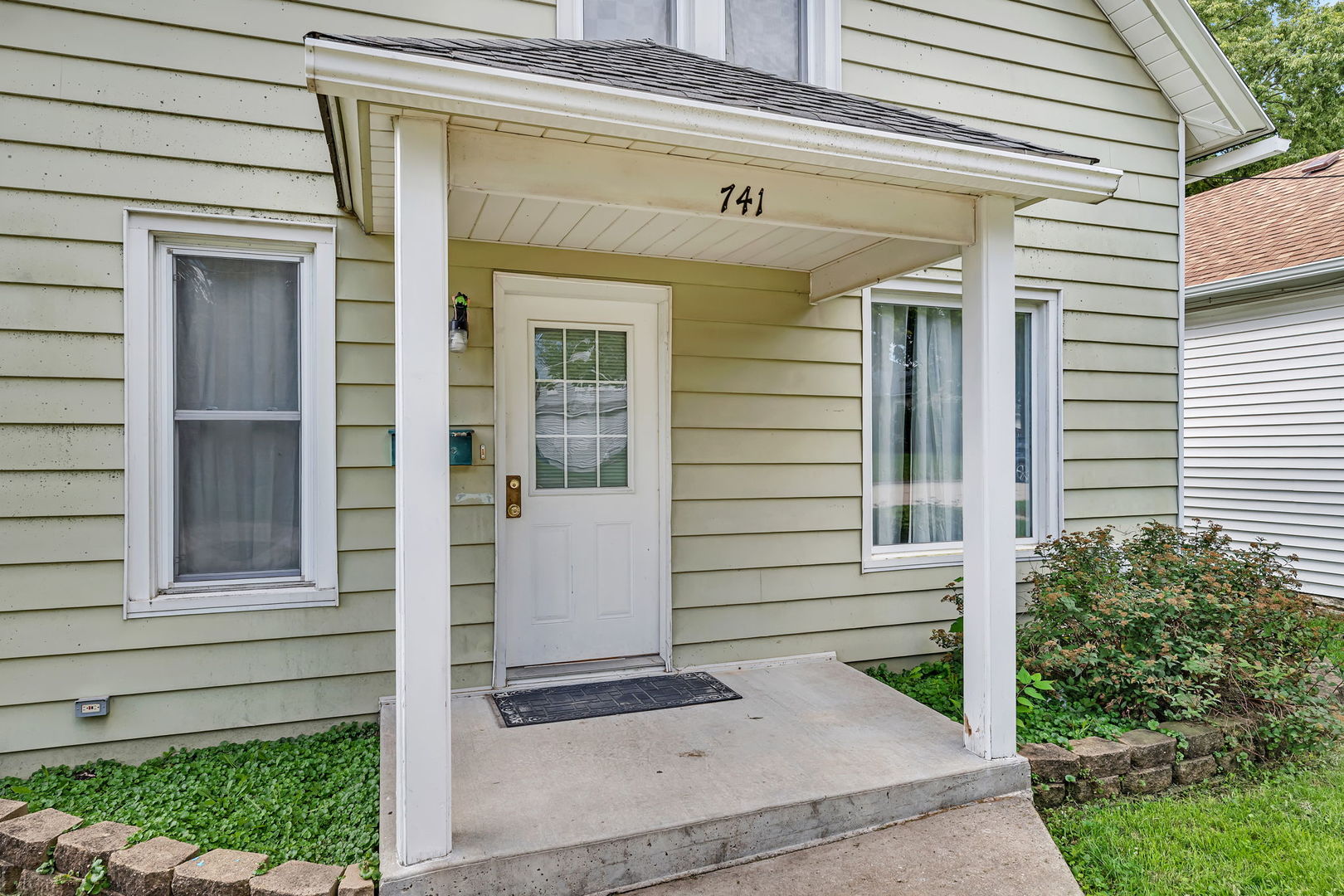 741 E Illinois Avenue, Morris, IL 60450