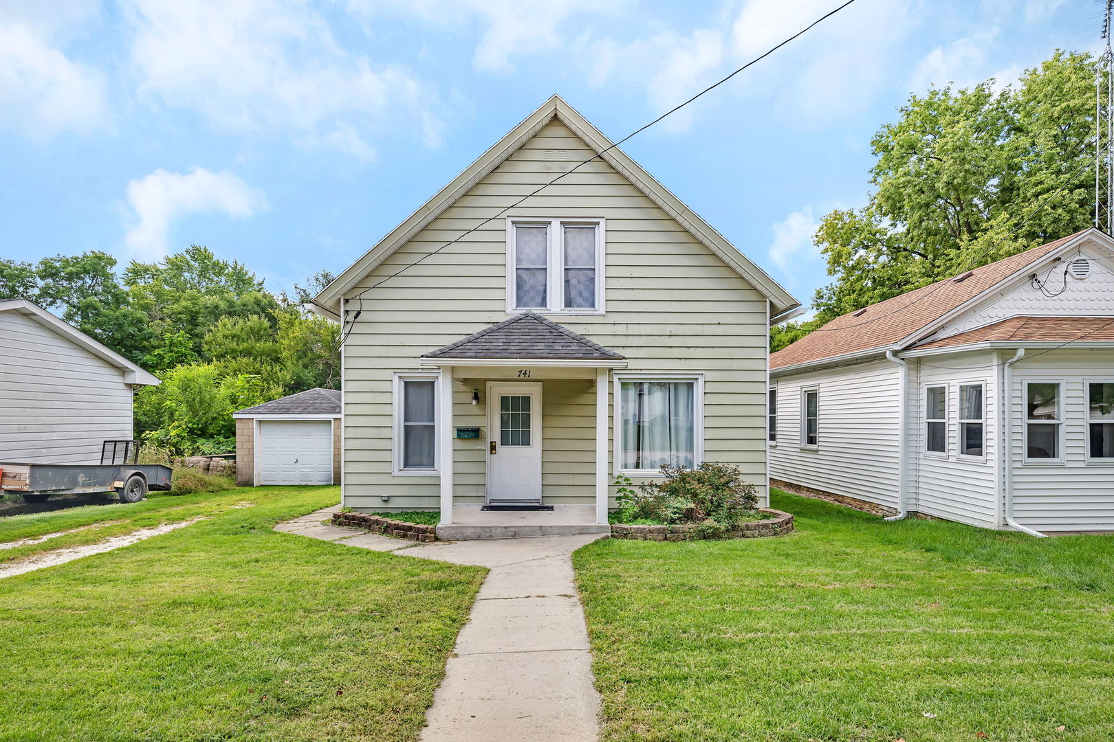 741 E Illinois Avenue, Morris, IL 60450