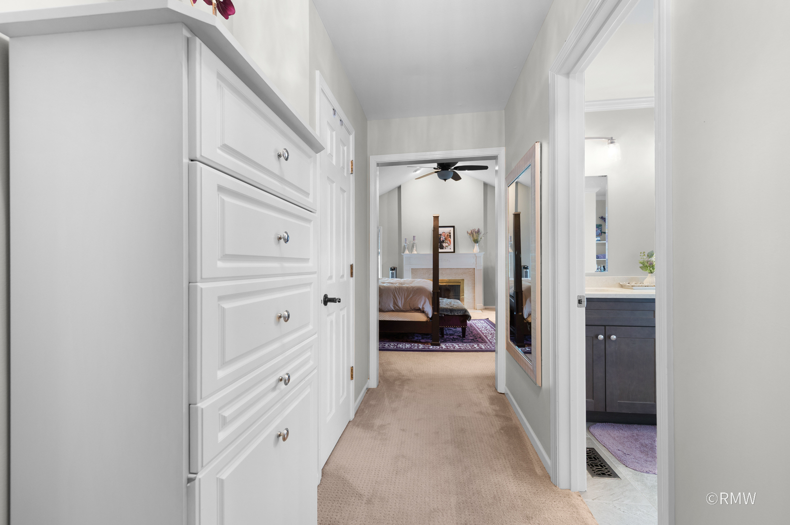 115 W SEMINOLE Avenue, Elmhurst, IL 60126