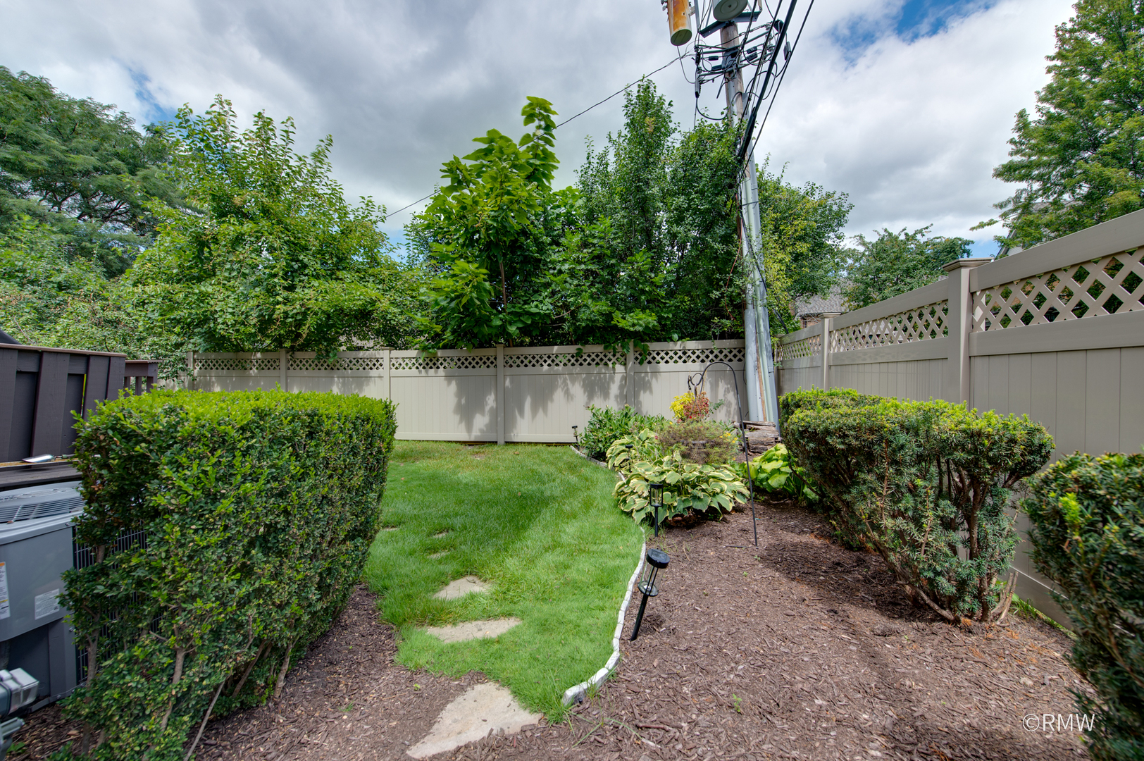 115 W SEMINOLE Avenue, Elmhurst, IL 60126