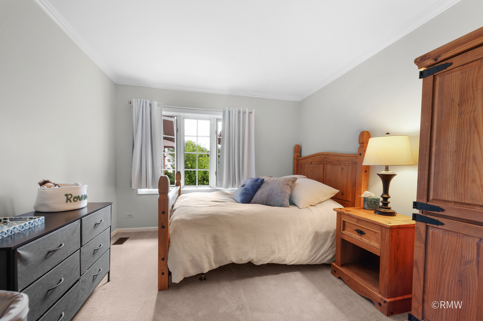 115 W SEMINOLE Avenue, Elmhurst, IL 60126