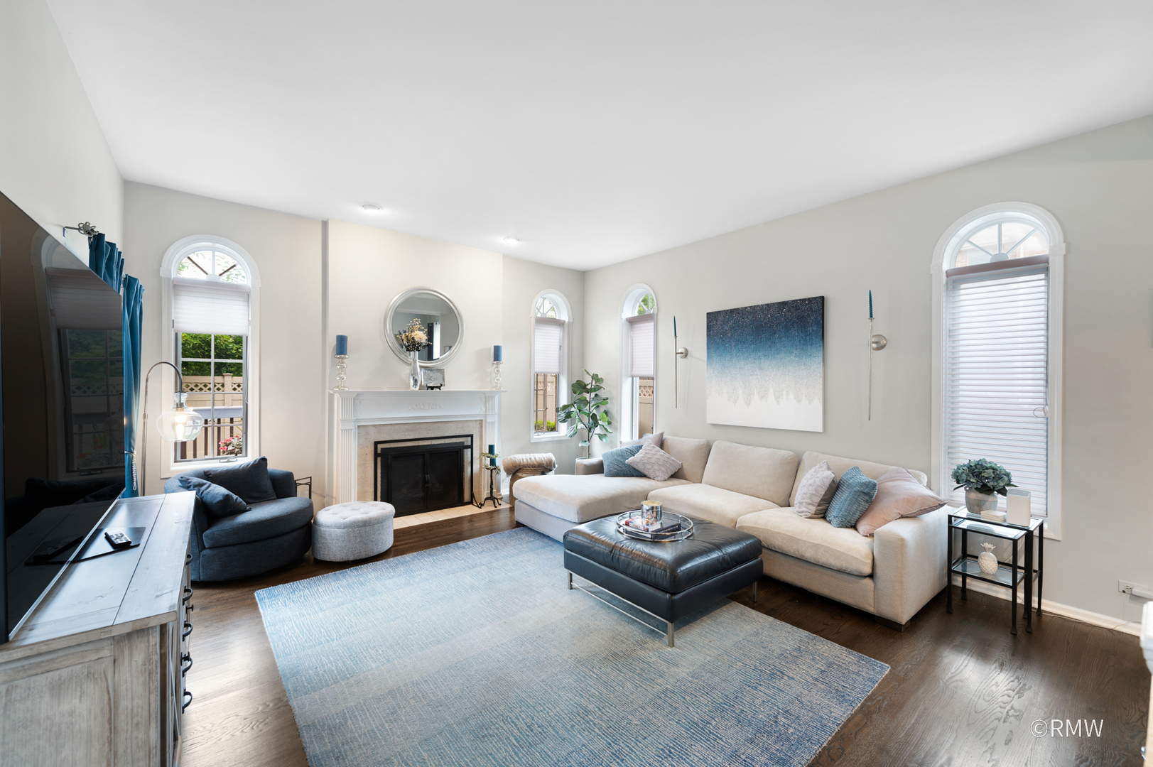 115 W SEMINOLE Avenue, Elmhurst, IL 60126