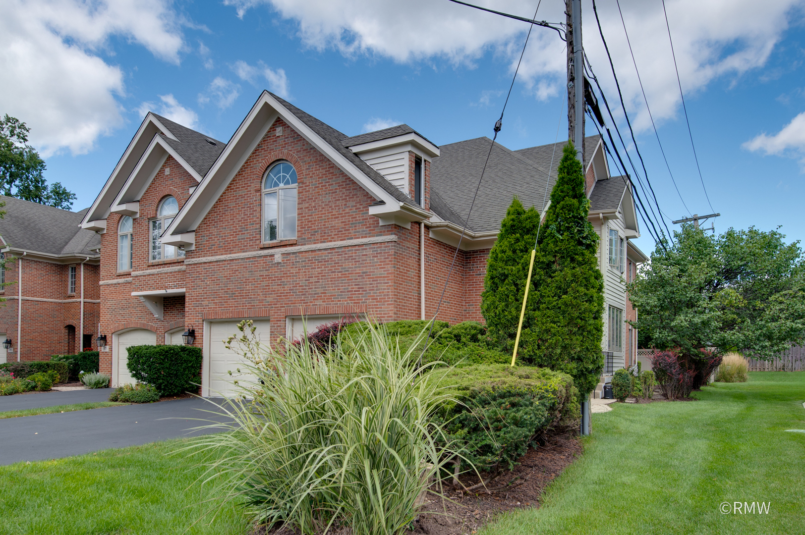 115 W SEMINOLE Avenue, Elmhurst, IL 60126