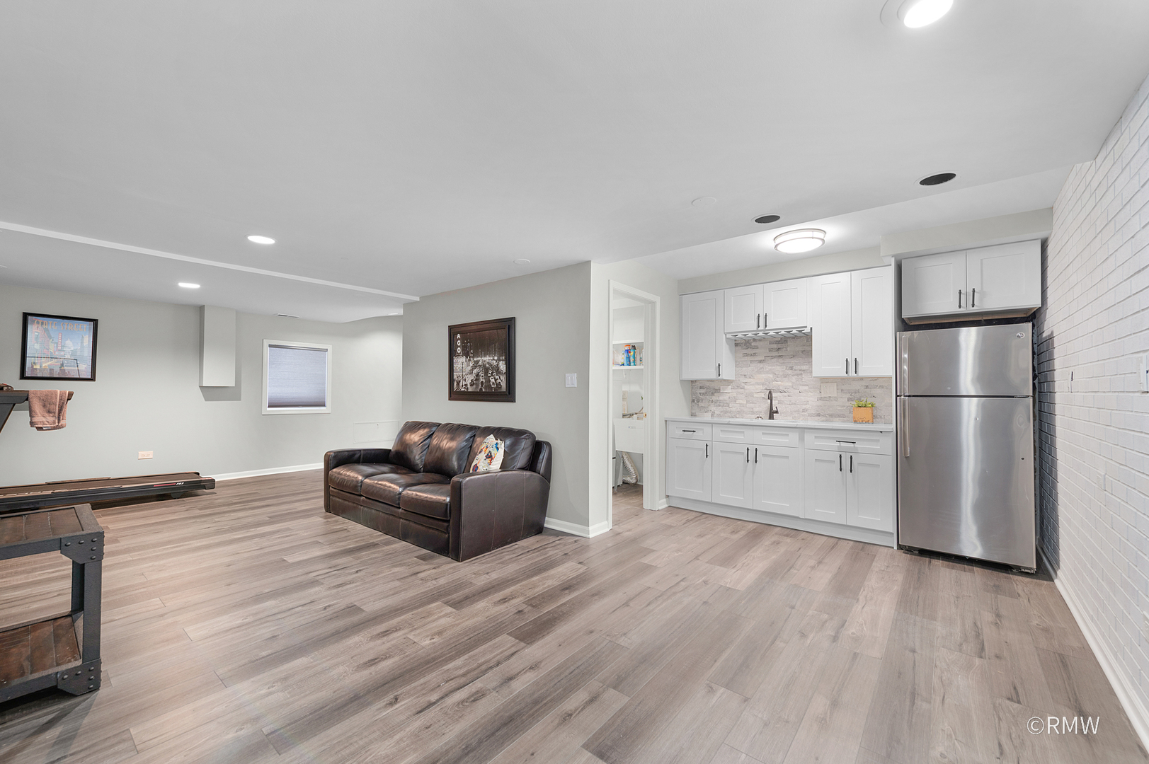 115 W SEMINOLE Avenue, Elmhurst, IL 60126