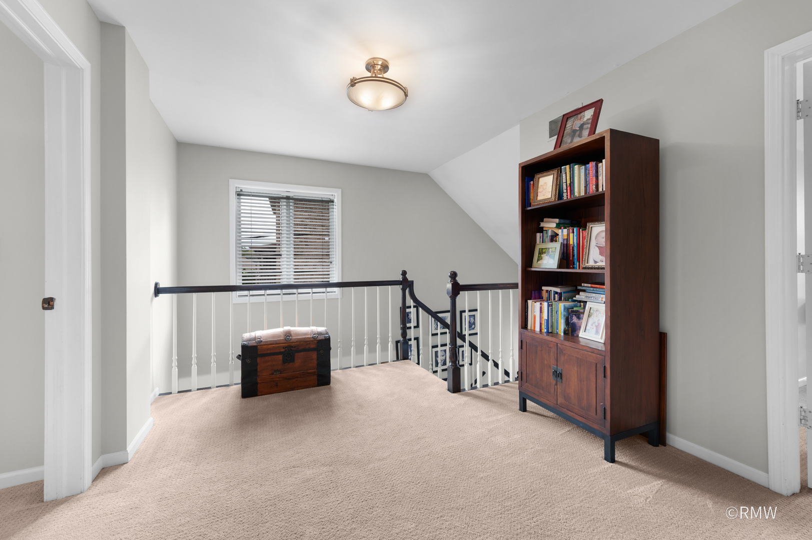115 W SEMINOLE Avenue, Elmhurst, IL 60126