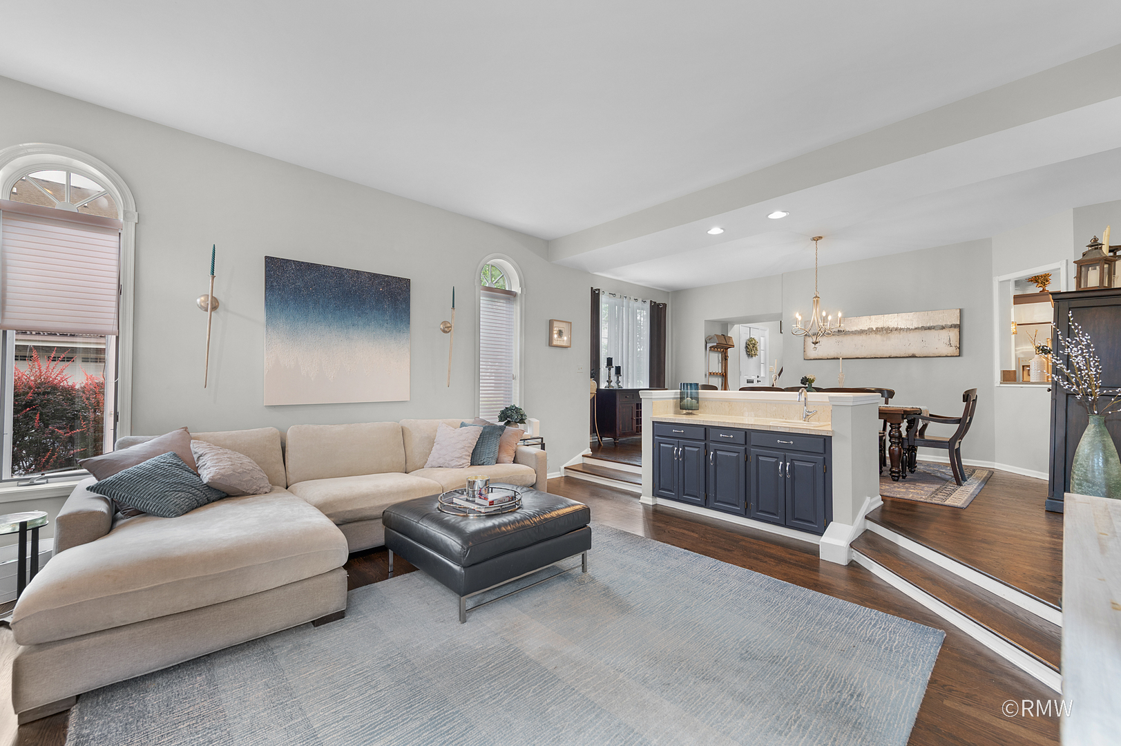 115 W SEMINOLE Avenue, Elmhurst, IL 60126
