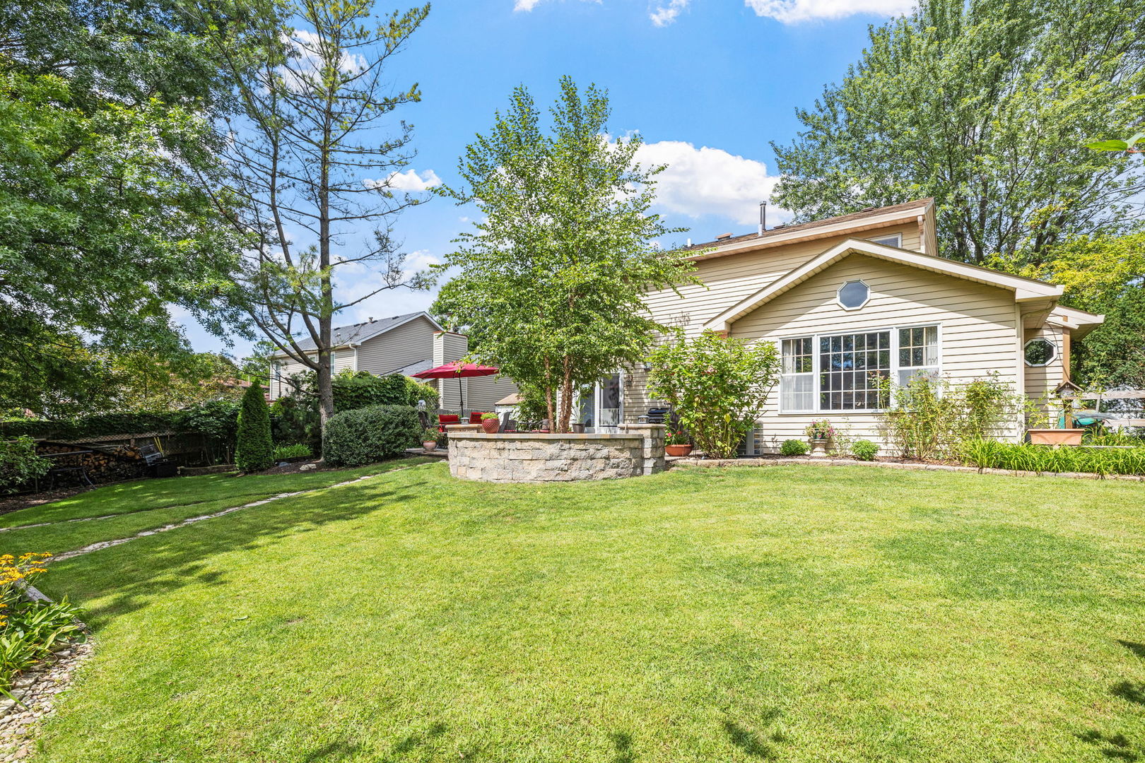 1104 Hyde Park Lane, Naperville, IL 60565