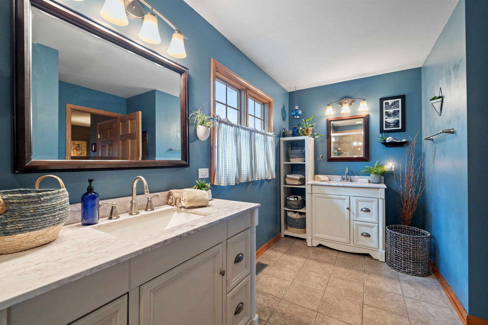 1104 Hyde Park Lane, Naperville, IL 60565