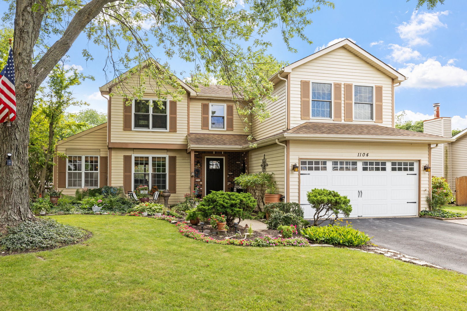 1104 Hyde Park Lane, Naperville, IL 60565