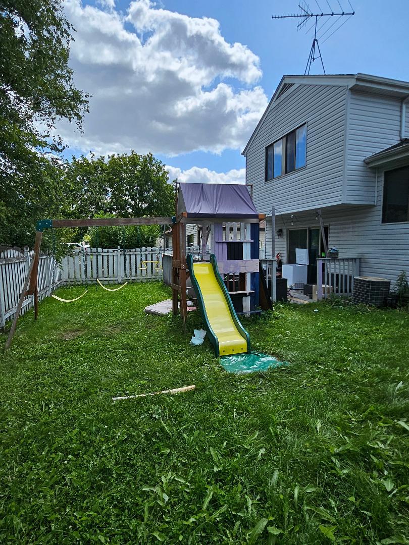 155 HASTINGS MILL Road, Streamwood, IL 60107