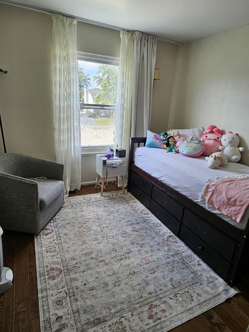 155 HASTINGS MILL Road, Streamwood, IL 60107