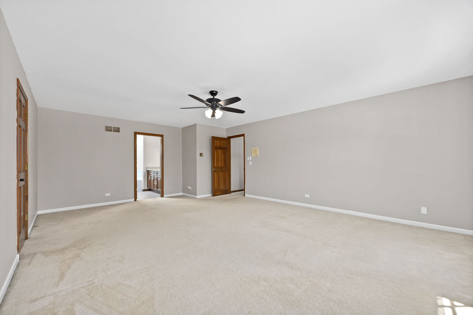 943 W Bailey Road, Naperville, IL 60565