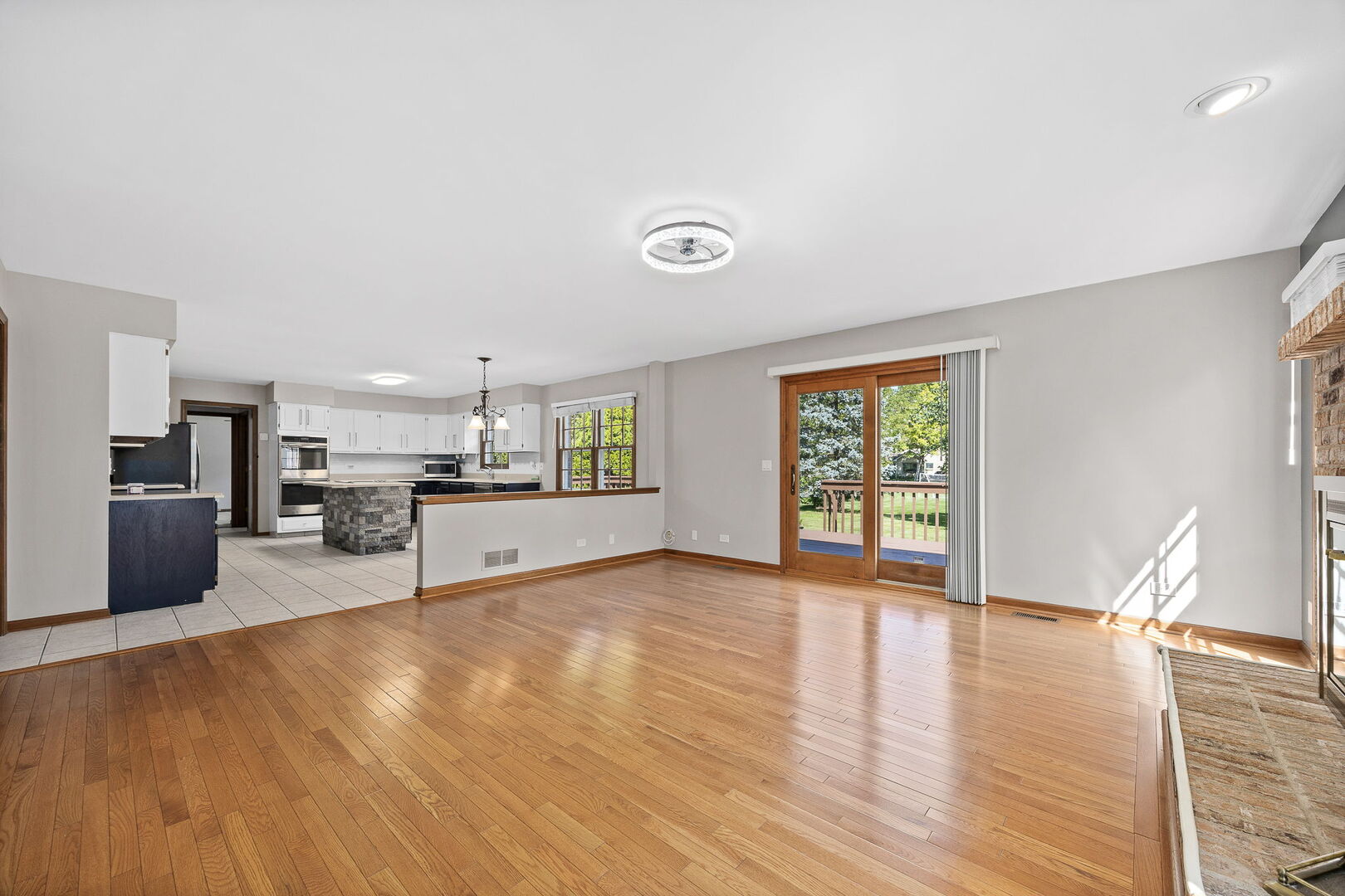943 W Bailey Road, Naperville, IL 60565