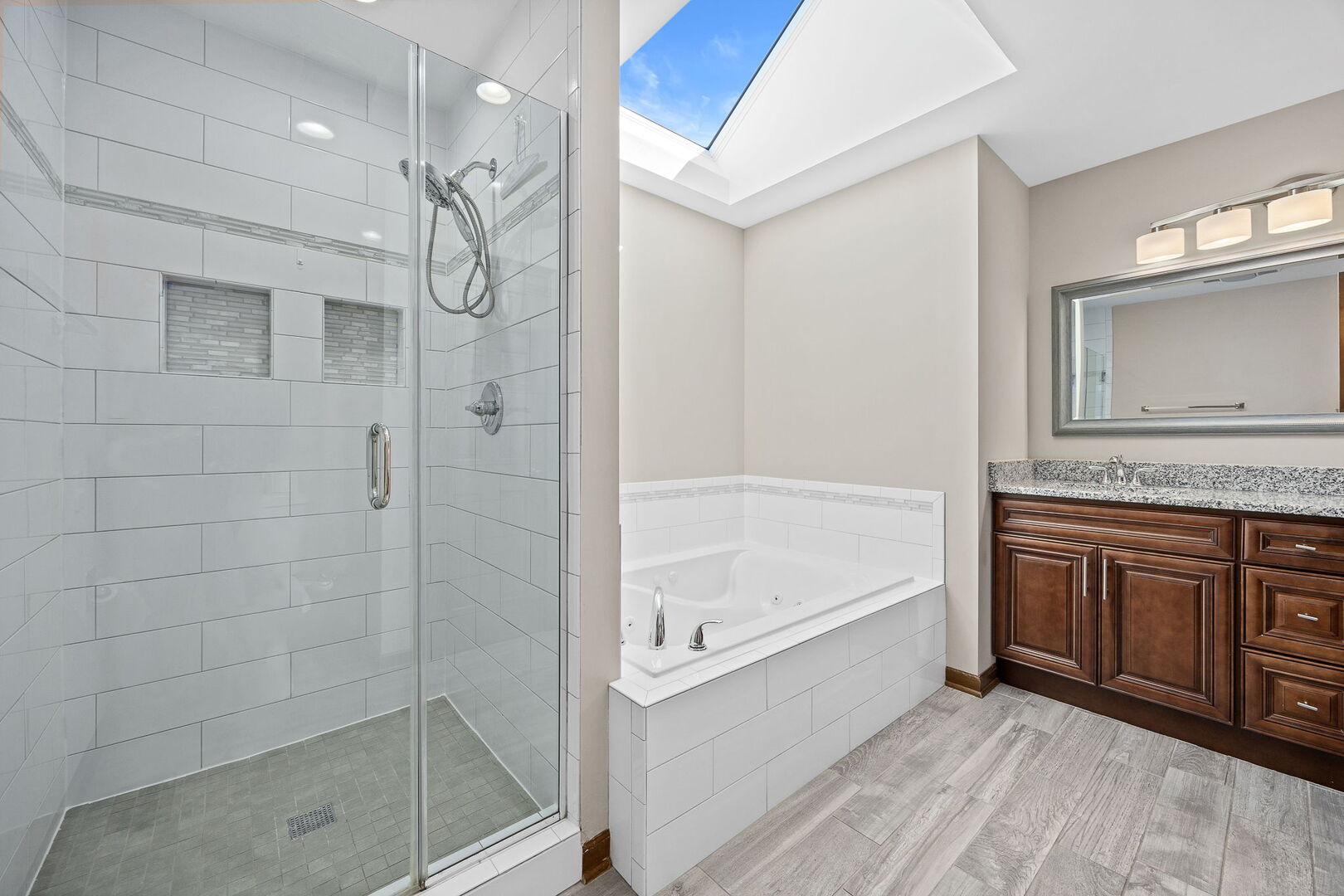 943 W Bailey Road, Naperville, IL 60565
