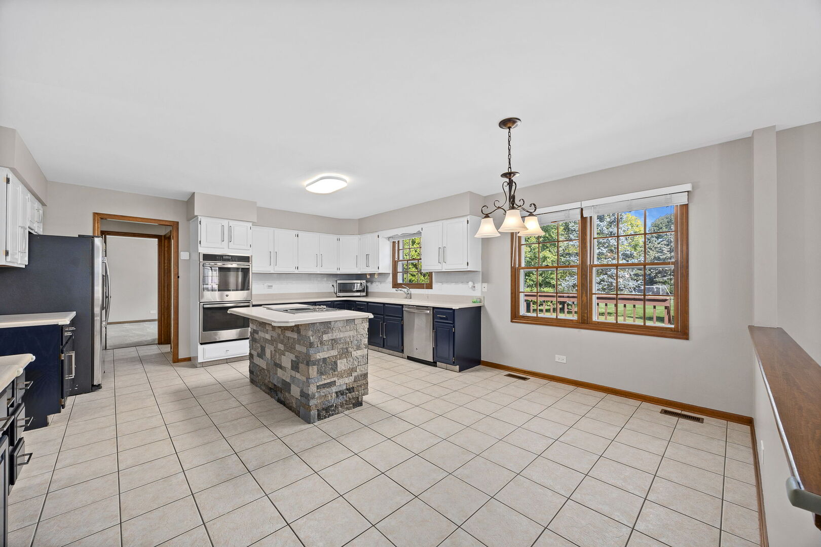 943 W Bailey Road, Naperville, IL 60565