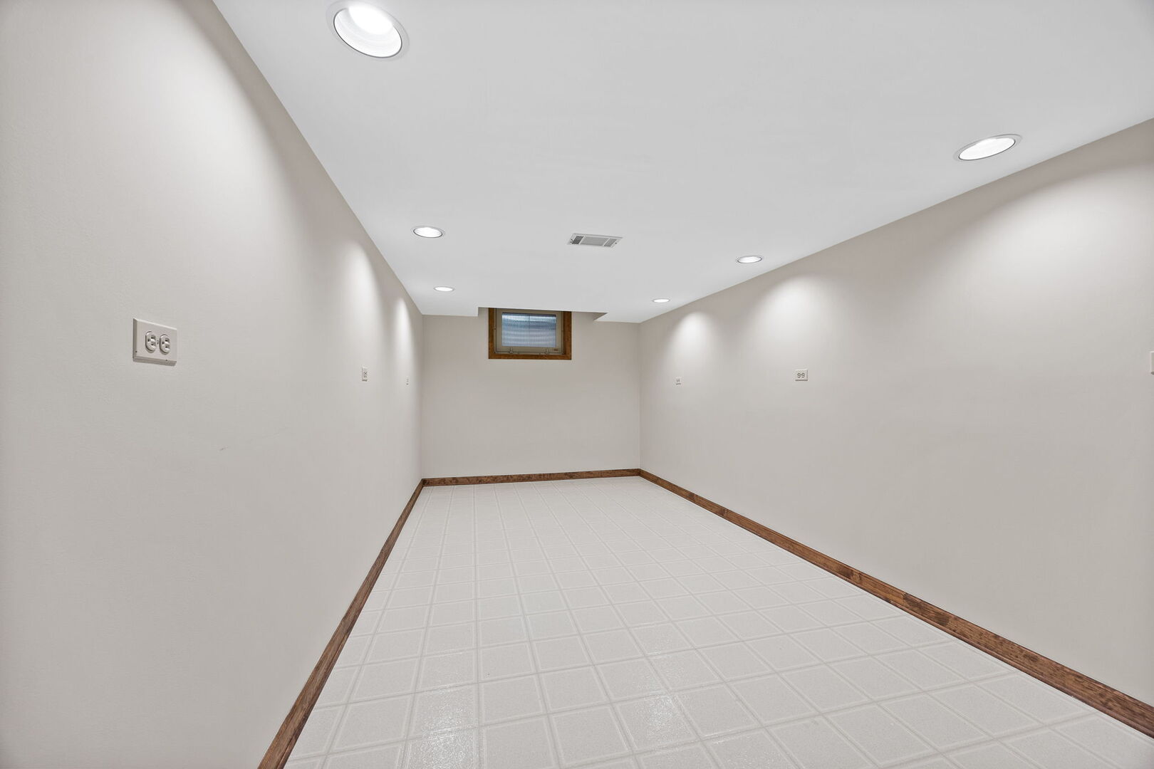 943 W Bailey Road, Naperville, IL 60565