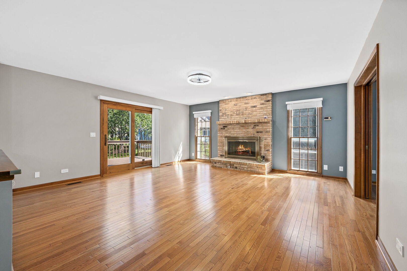 943 W Bailey Road, Naperville, IL 60565