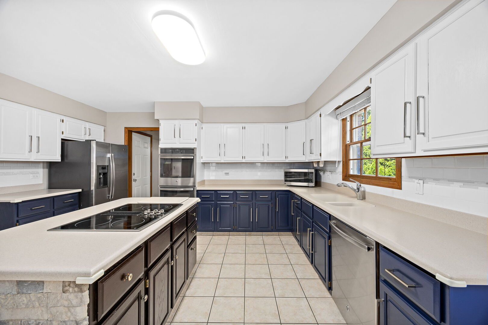 943 W Bailey Road, Naperville, IL 60565