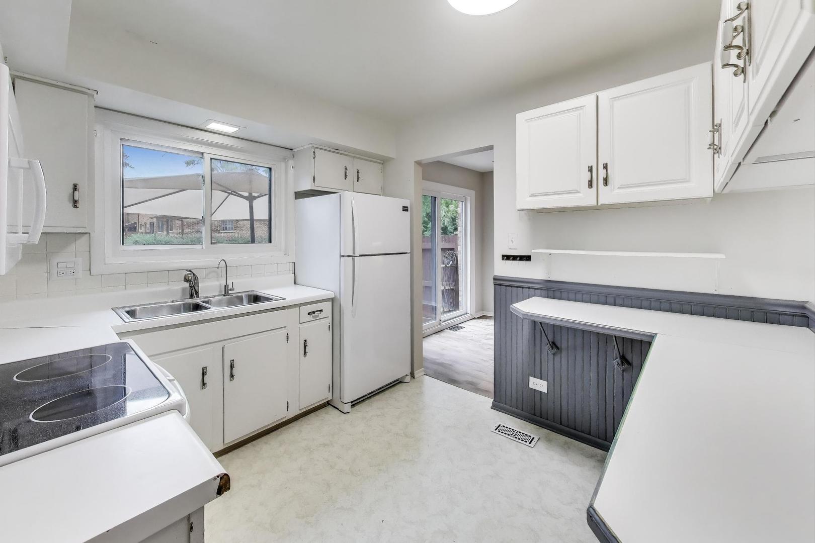 18W271 Kirkland Lane, Villa Park, IL 60181