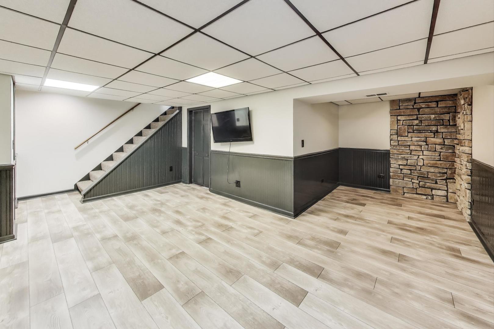 18W271 Kirkland Lane, Villa Park, IL 60181
