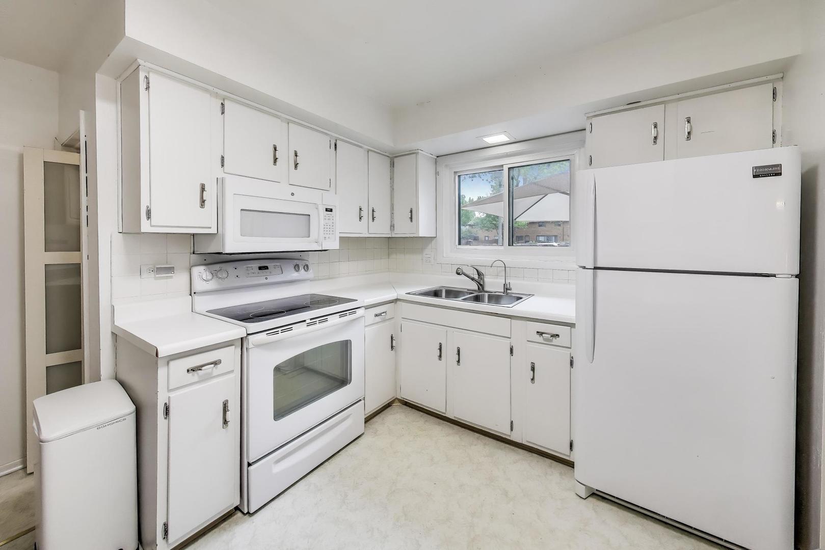 18W271 Kirkland Lane, Villa Park, IL 60181