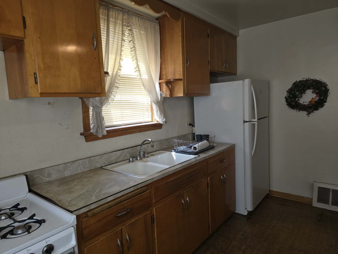 10827 S Peoria Street, Chicago, IL 60643