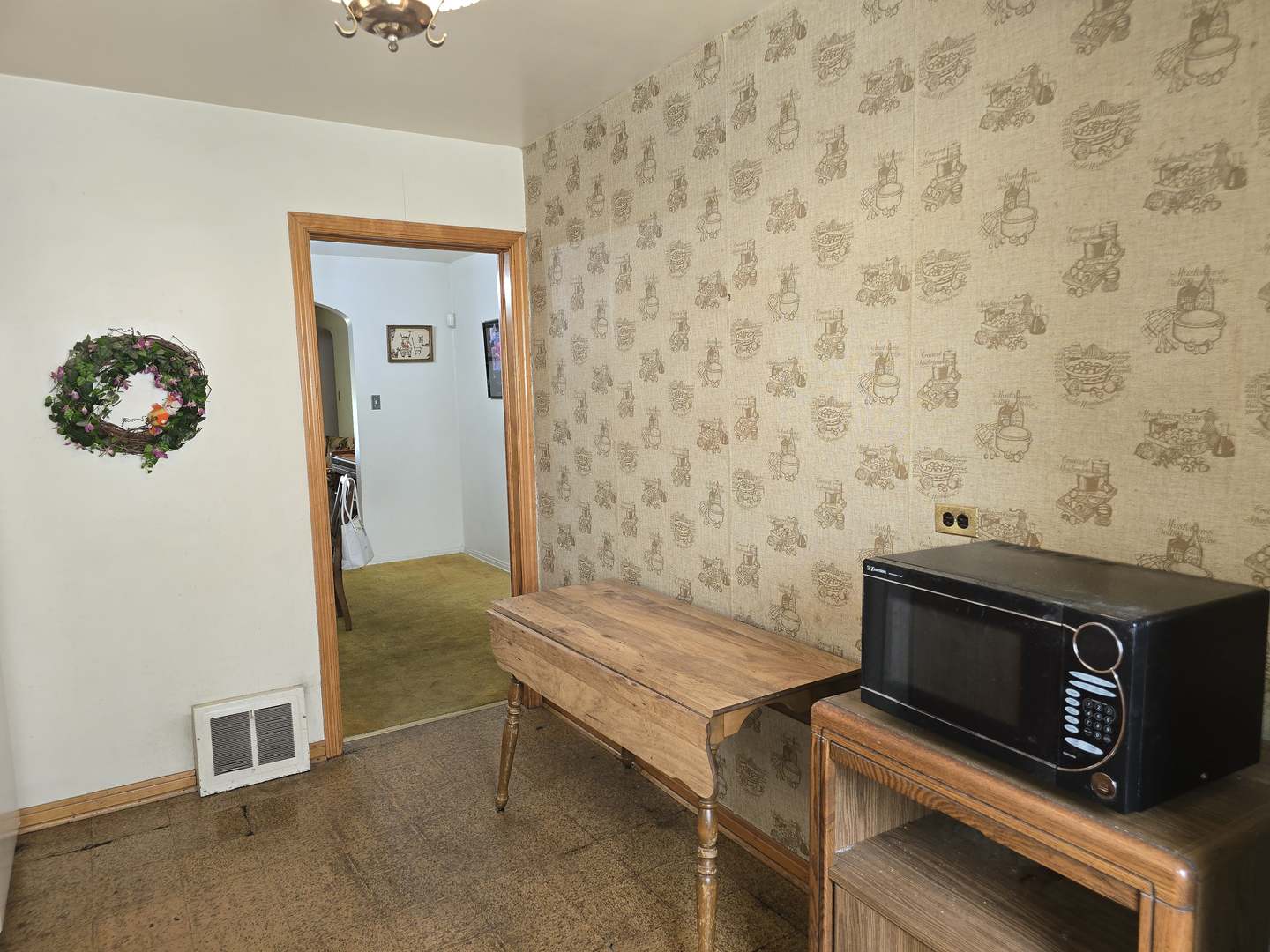 10827 S Peoria Street, Chicago, IL 60643