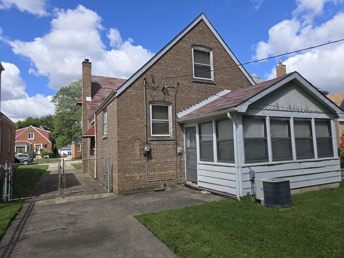 10827 S Peoria Street, Chicago, IL 60643