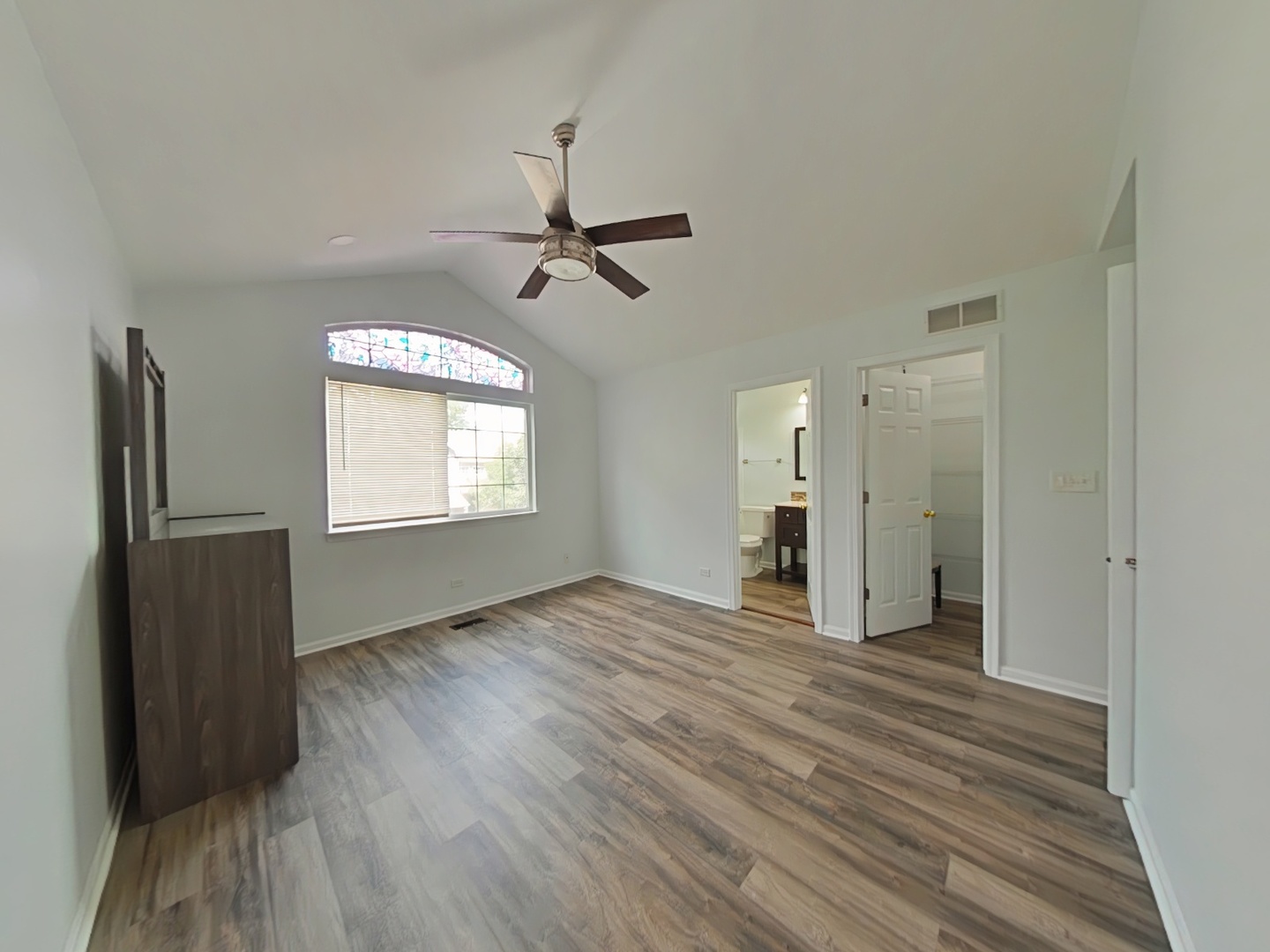 945 Parkhill Circle, Aurora, IL 60502