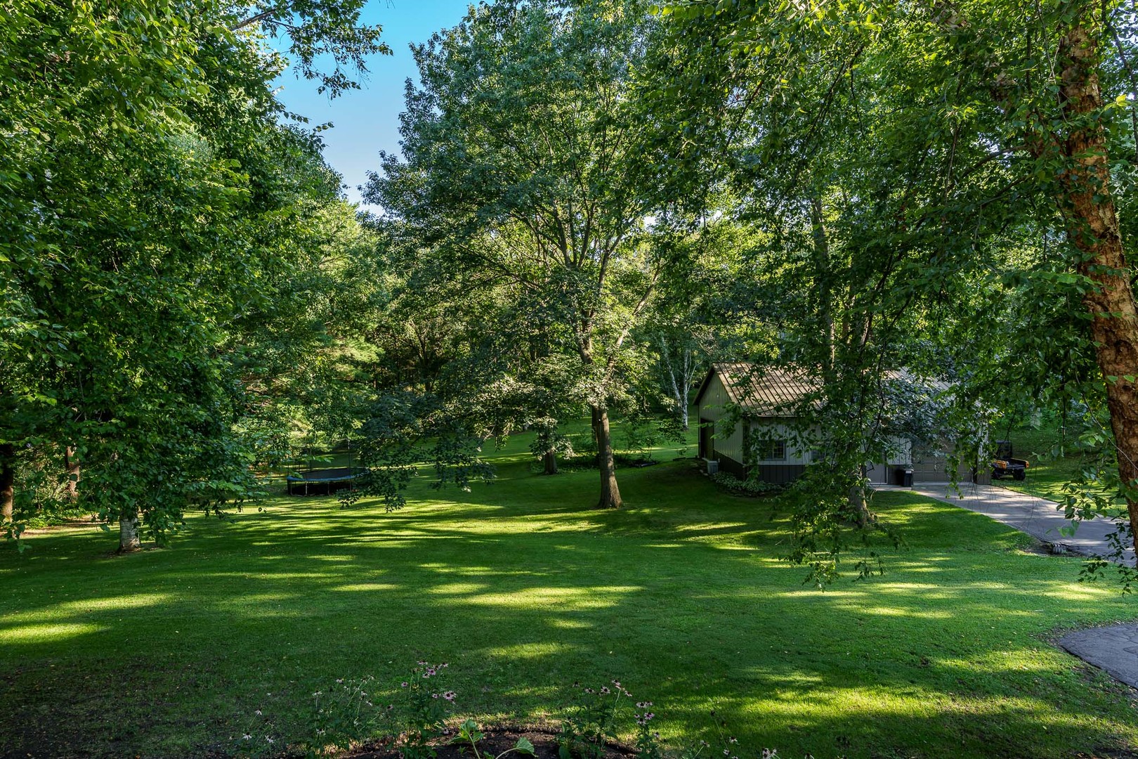 8383 E Crockett Road, Roscoe, IL 61073