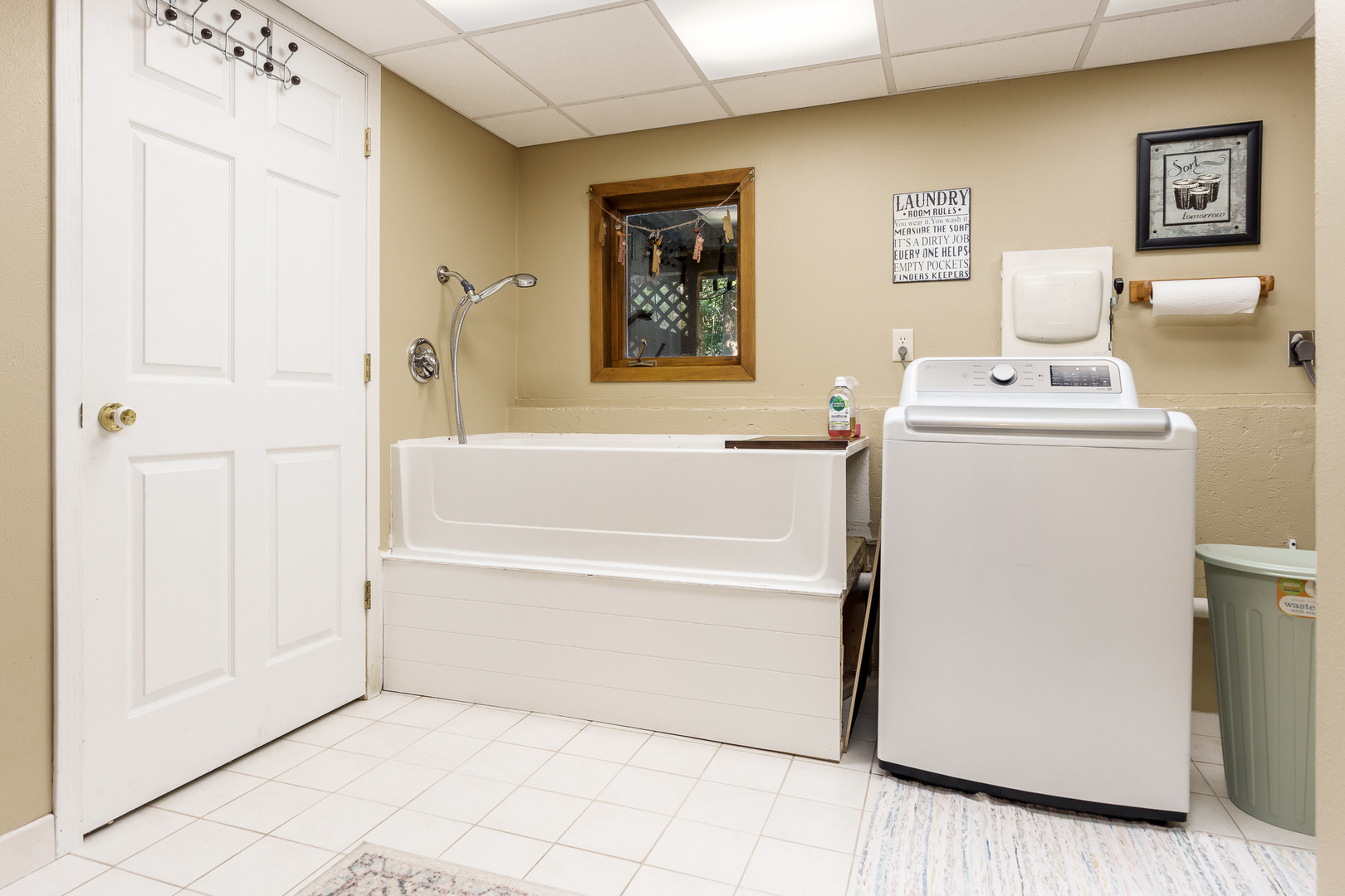 8383 E Crockett Road, Roscoe, IL 61073