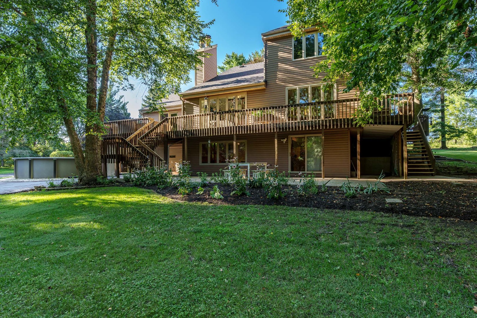 8383 E Crockett Road, Roscoe, IL 61073