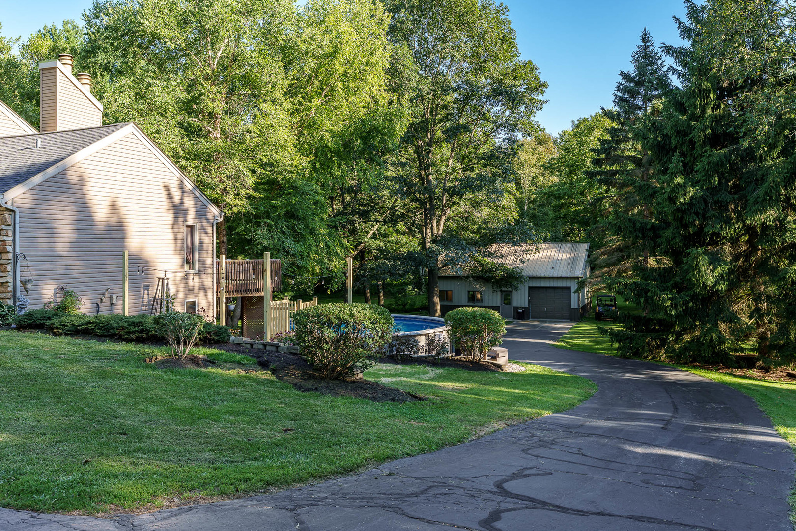 8383 E Crockett Road, Roscoe, IL 61073