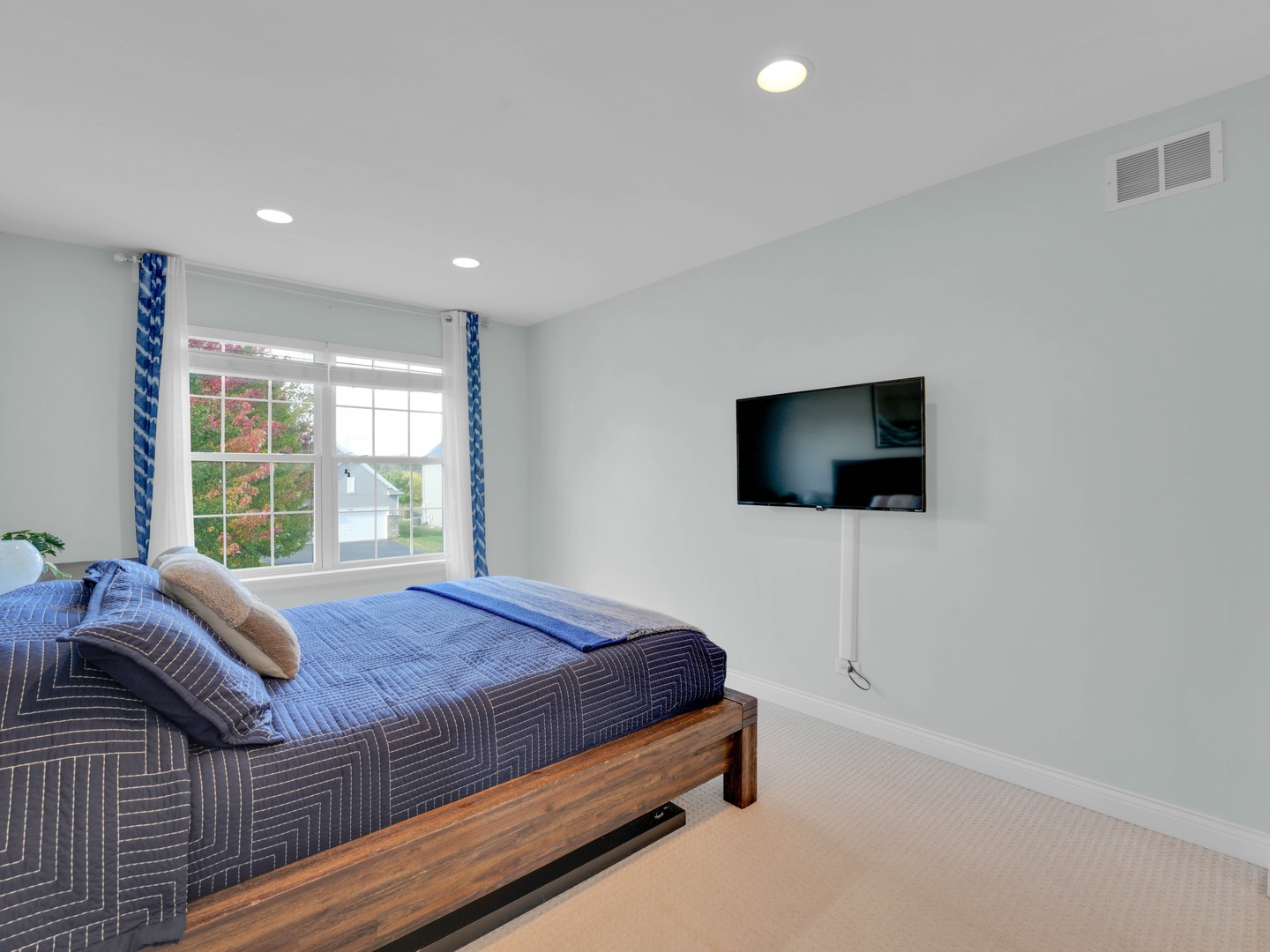 909 Forestview Way, Antioch, IL 60002