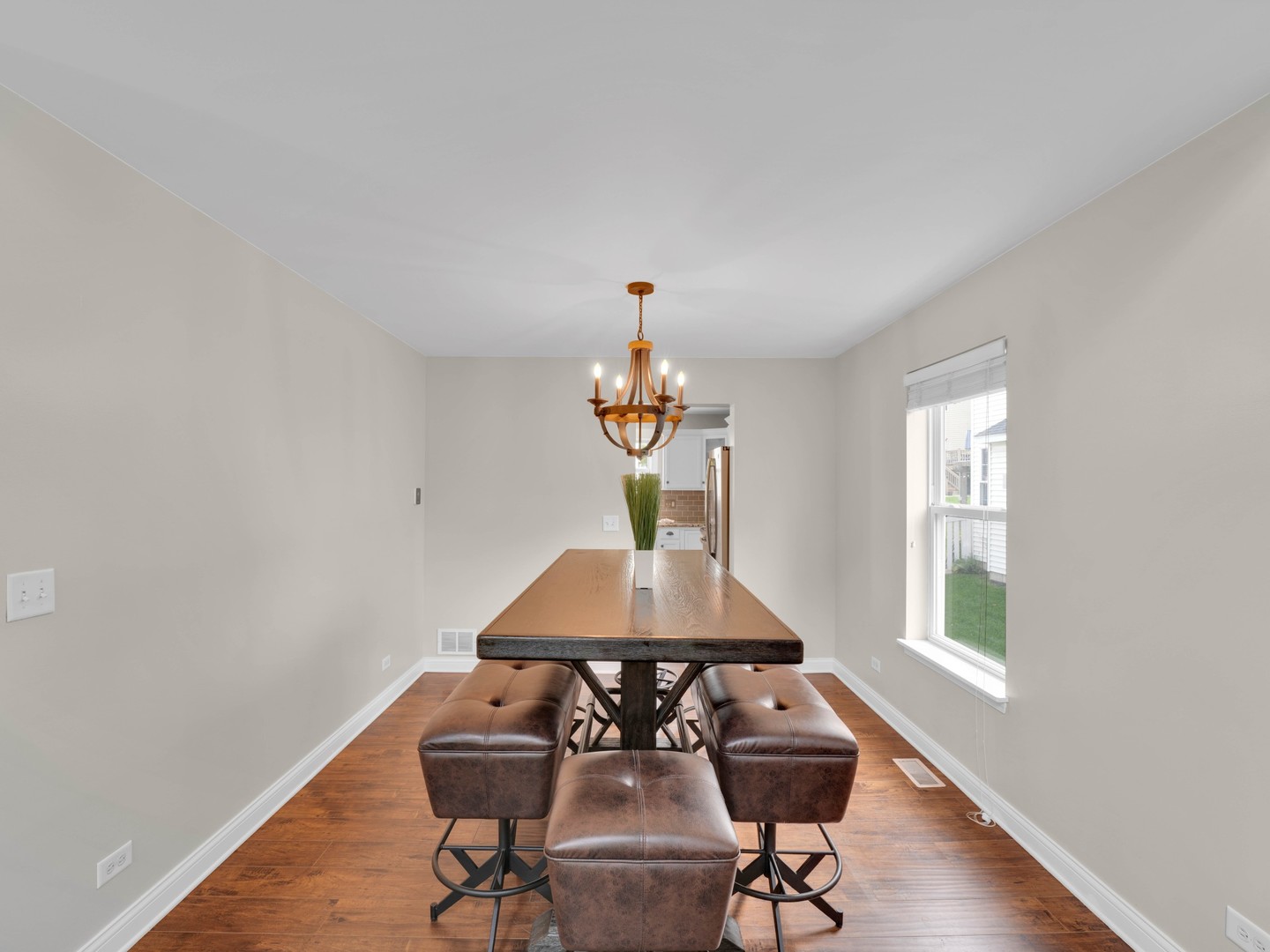 909 Forestview Way, Antioch, IL 60002