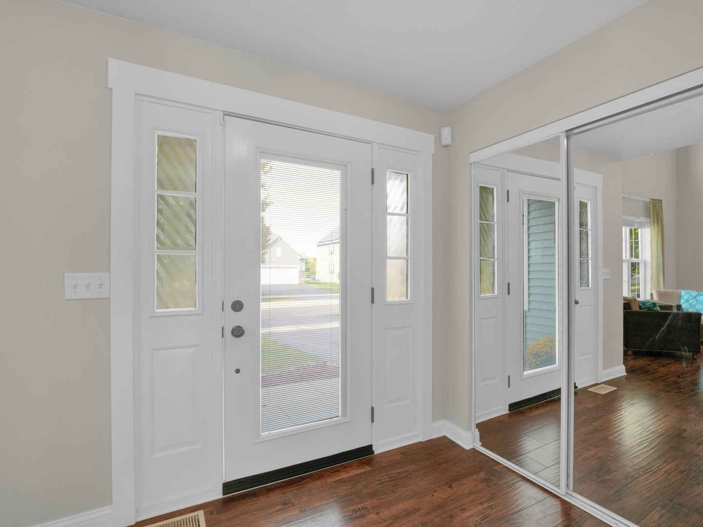 909 Forestview Way, Antioch, IL 60002