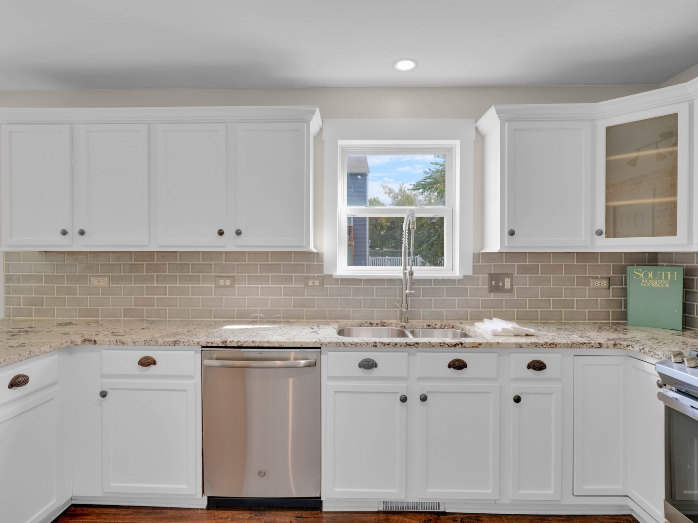 909 Forestview Way, Antioch, IL 60002