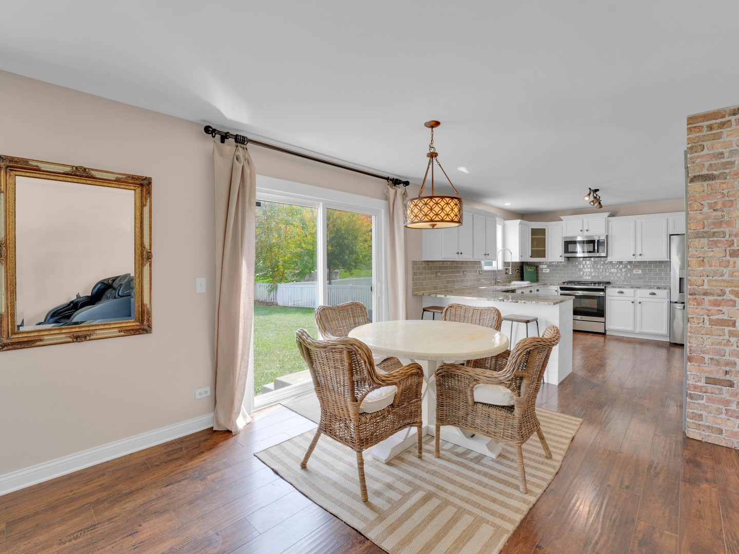 909 Forestview Way, Antioch, IL 60002