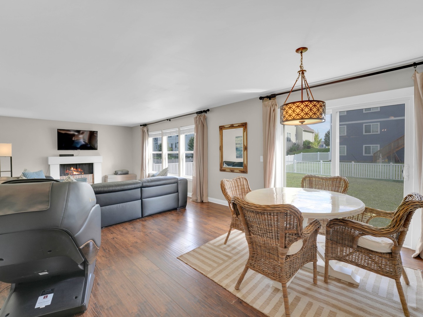 909 Forestview Way, Antioch, IL 60002