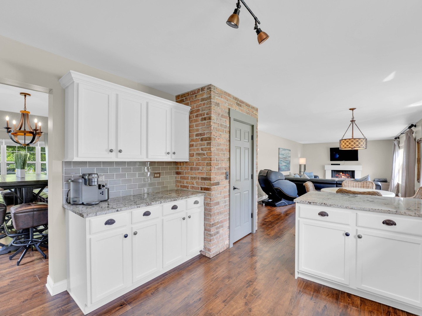 909 Forestview Way, Antioch, IL 60002