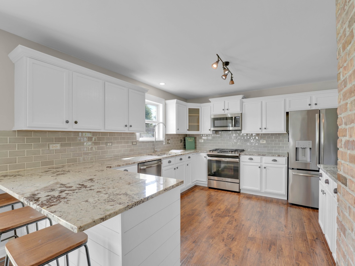 909 Forestview Way, Antioch, IL 60002