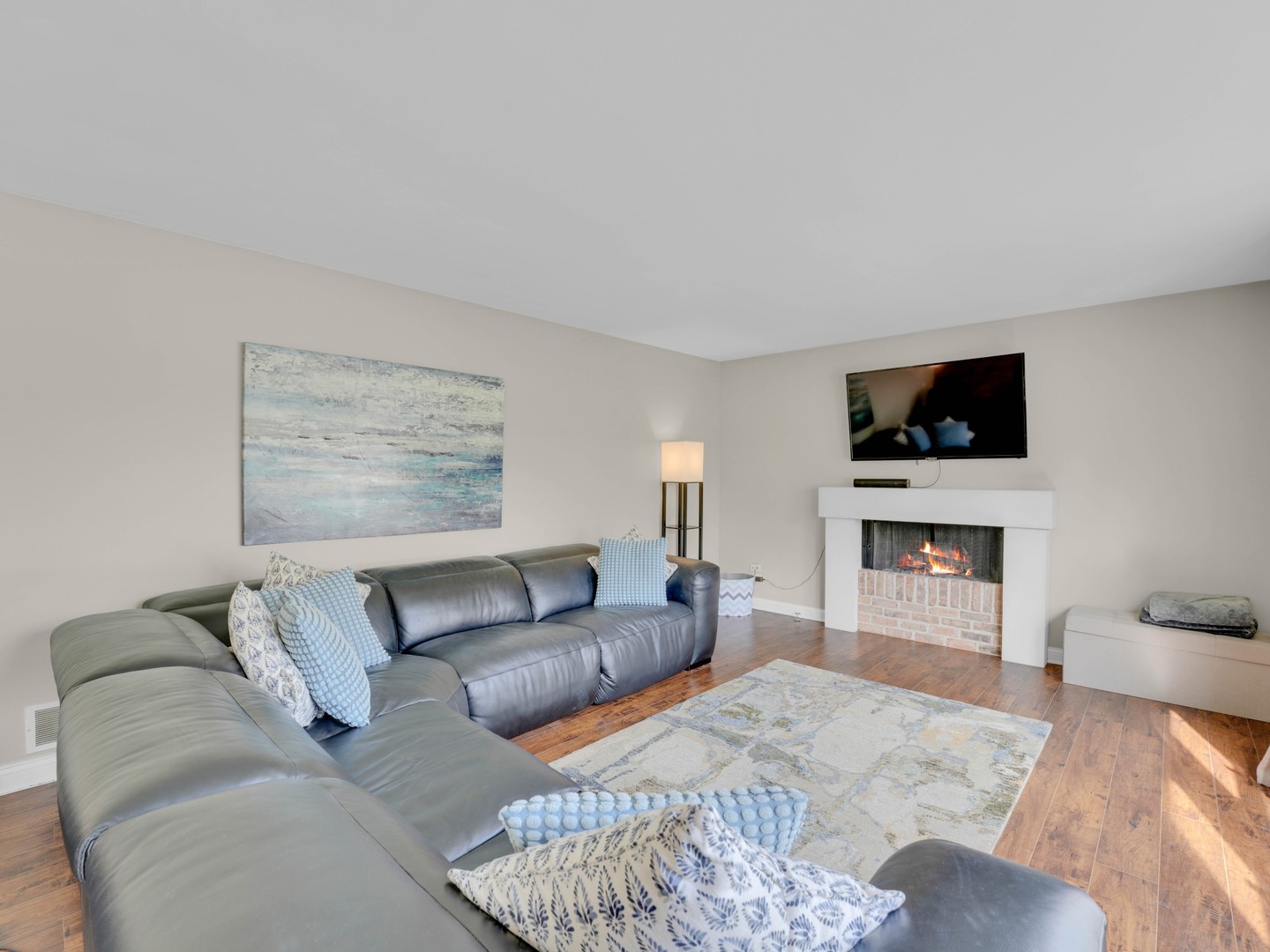 909 Forestview Way, Antioch, IL 60002