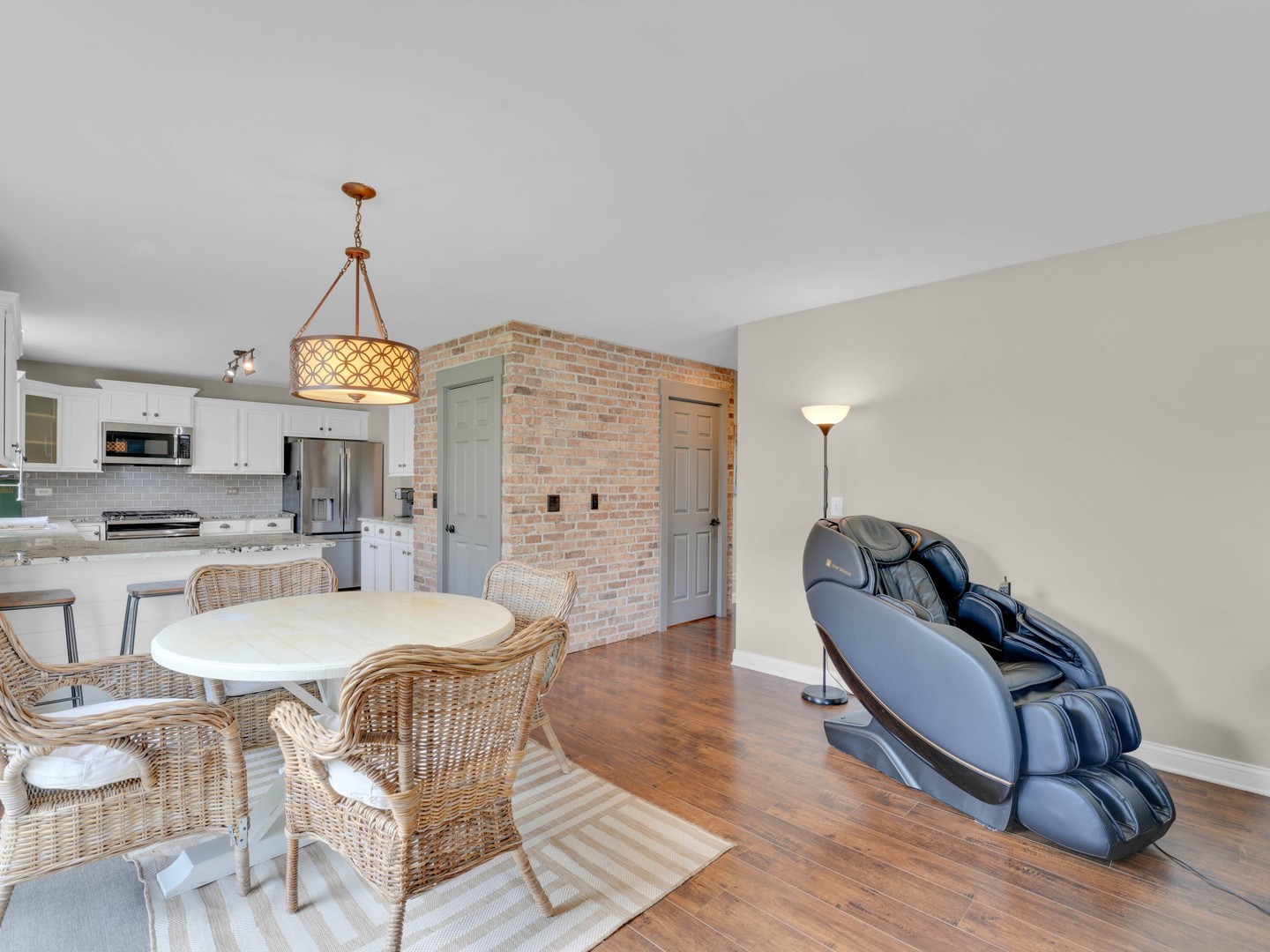 909 Forestview Way, Antioch, IL 60002