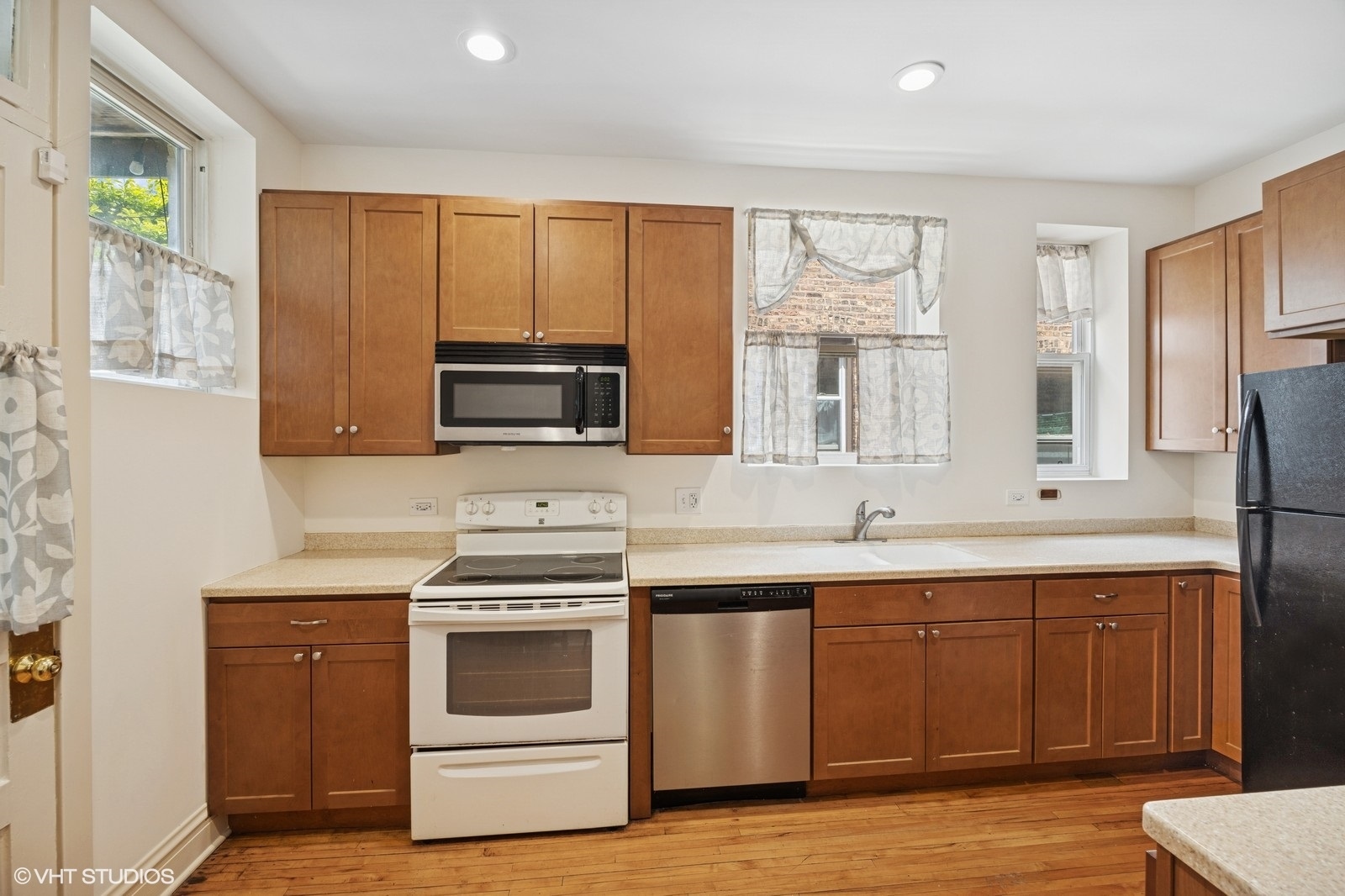 537 S Cuyler Avenue, Oak Park, IL 60304