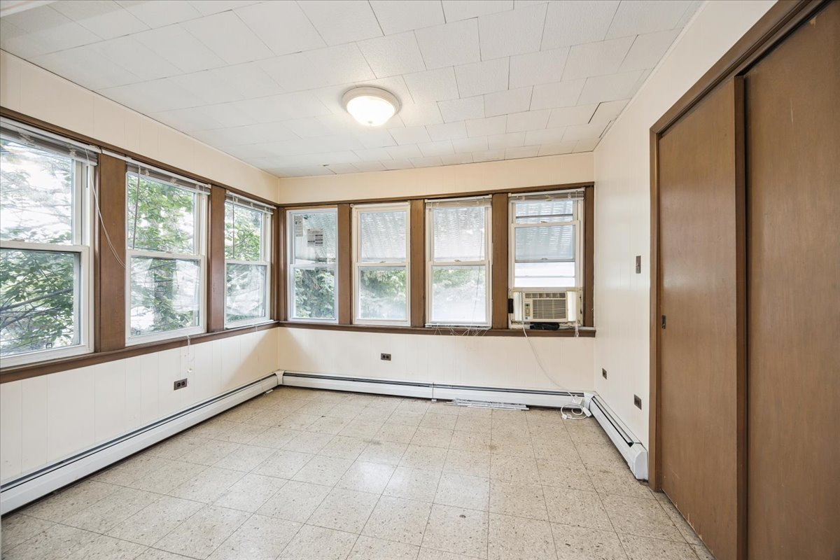 537 S Cuyler Avenue, Oak Park, IL 60304