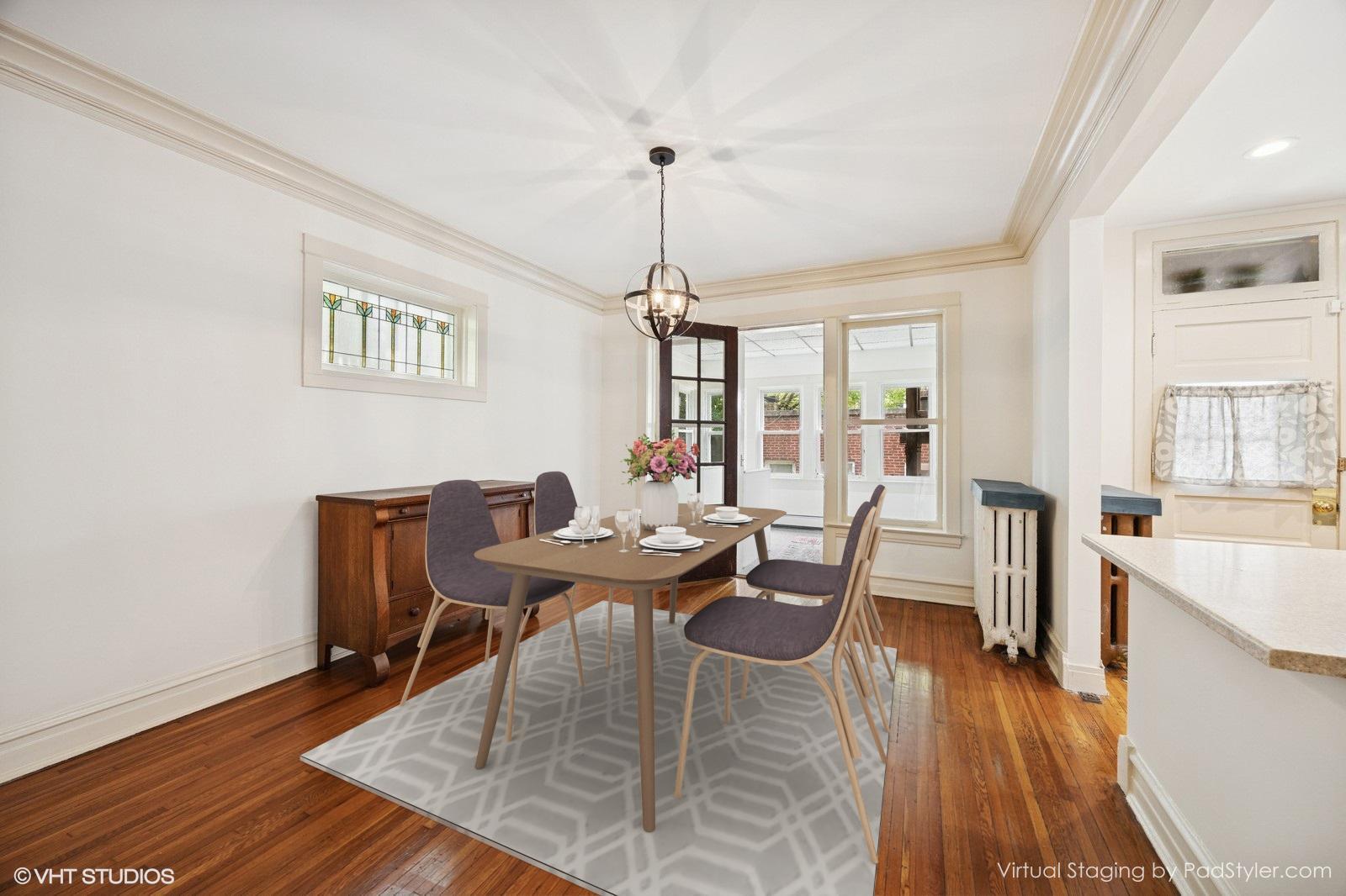 537 S Cuyler Avenue, Oak Park, IL 60304
